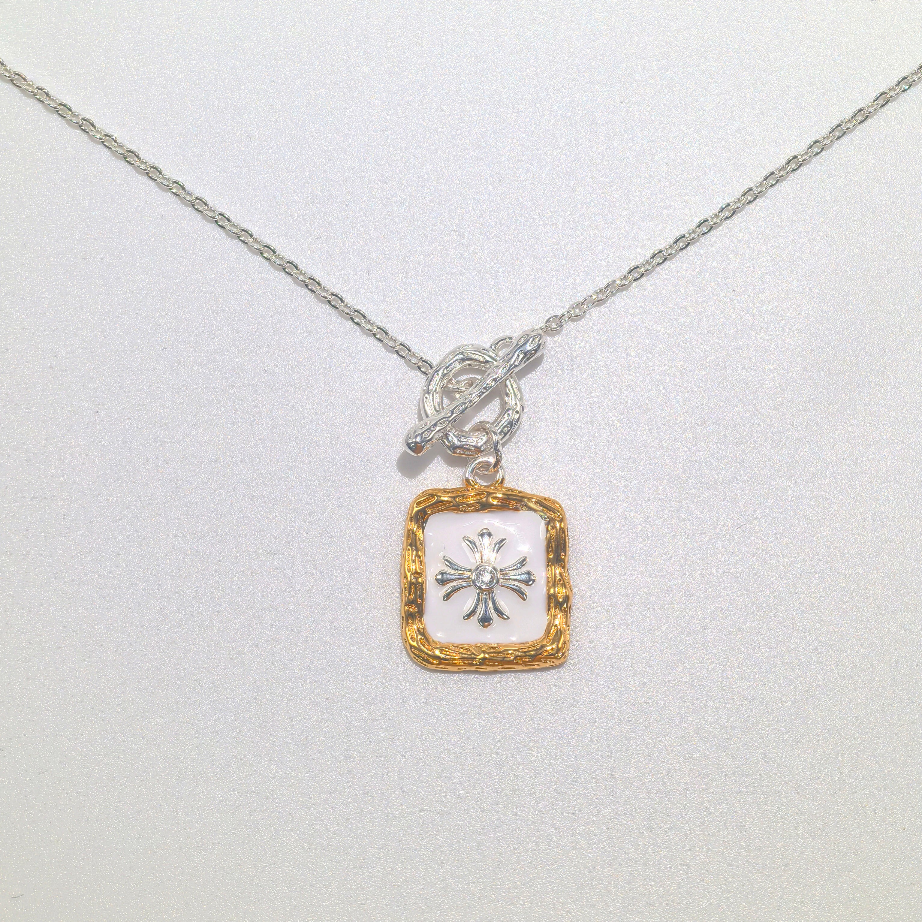 A Meaningful Gemstone Bracelet — A Thoughtful Gift for Her——Cross Heart Collection necklace