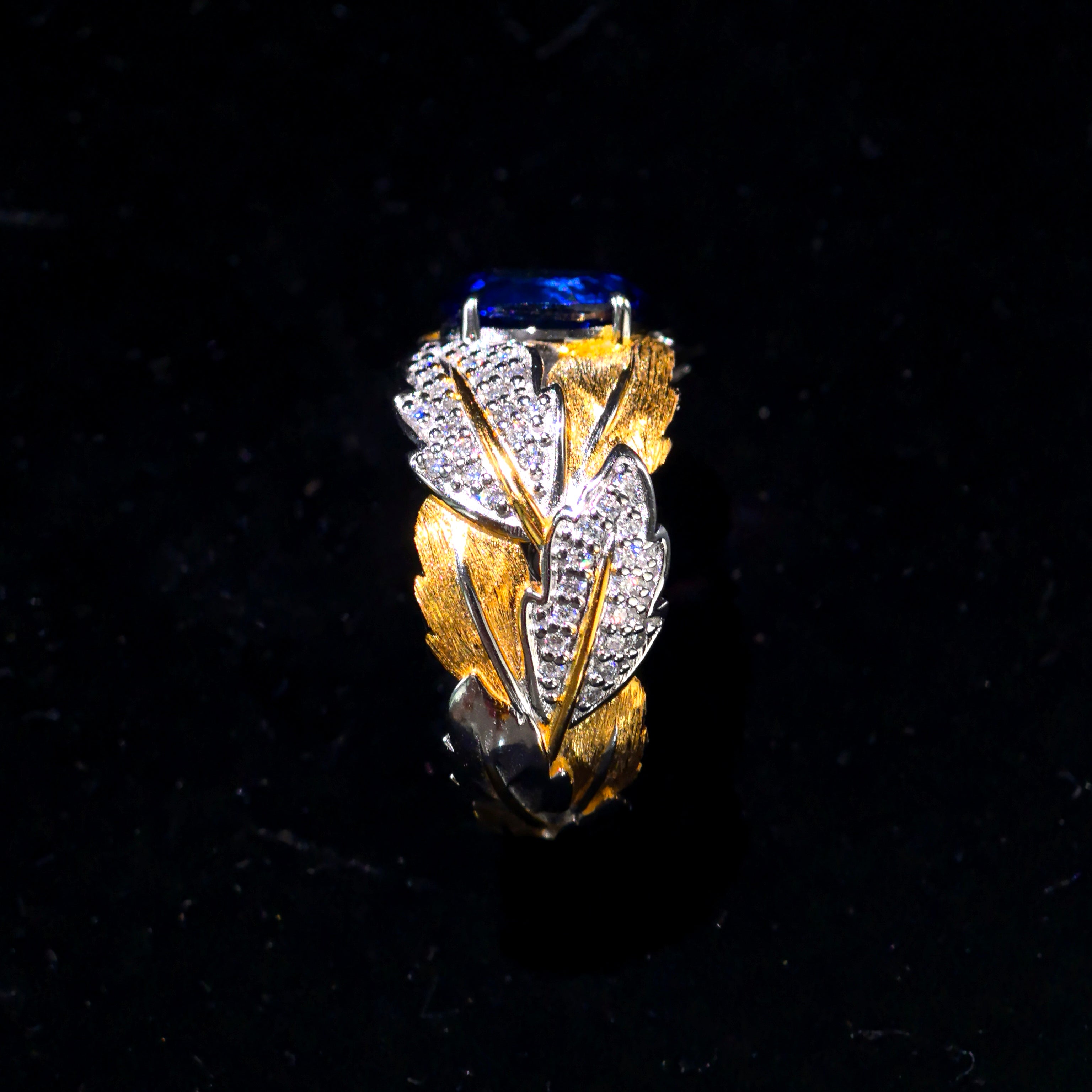Royal Azure Leaf Textured Two-Tone Sapphire Ring
